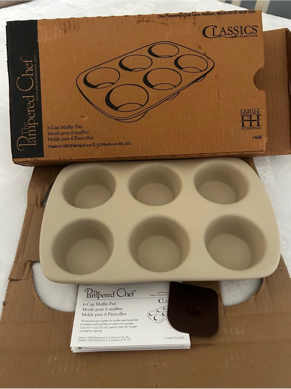 New Pampered Chef Family Heritage Stoneware 6-Cup Muffin Pan 1468 Retired